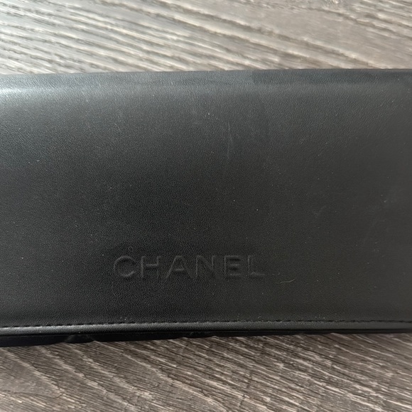 Chanel Burgandy Sunglasses - Picture 4 of 5
